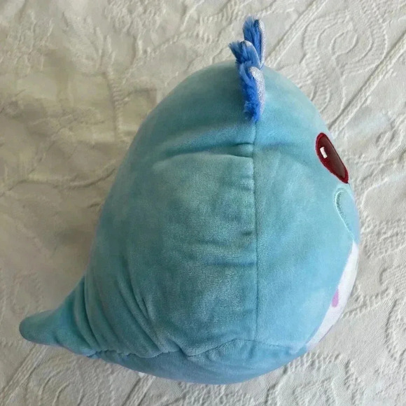 Squishmallows CLUTCH the Blue Axolotl w/ Balloon Sprinkles Exclusive Birthday - Picture 4 of 10